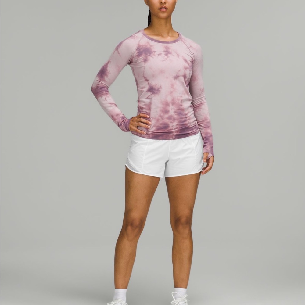 NWOT Lululemon Hotty Hot 4” Low-Rise Lined Short - Size 6 - White